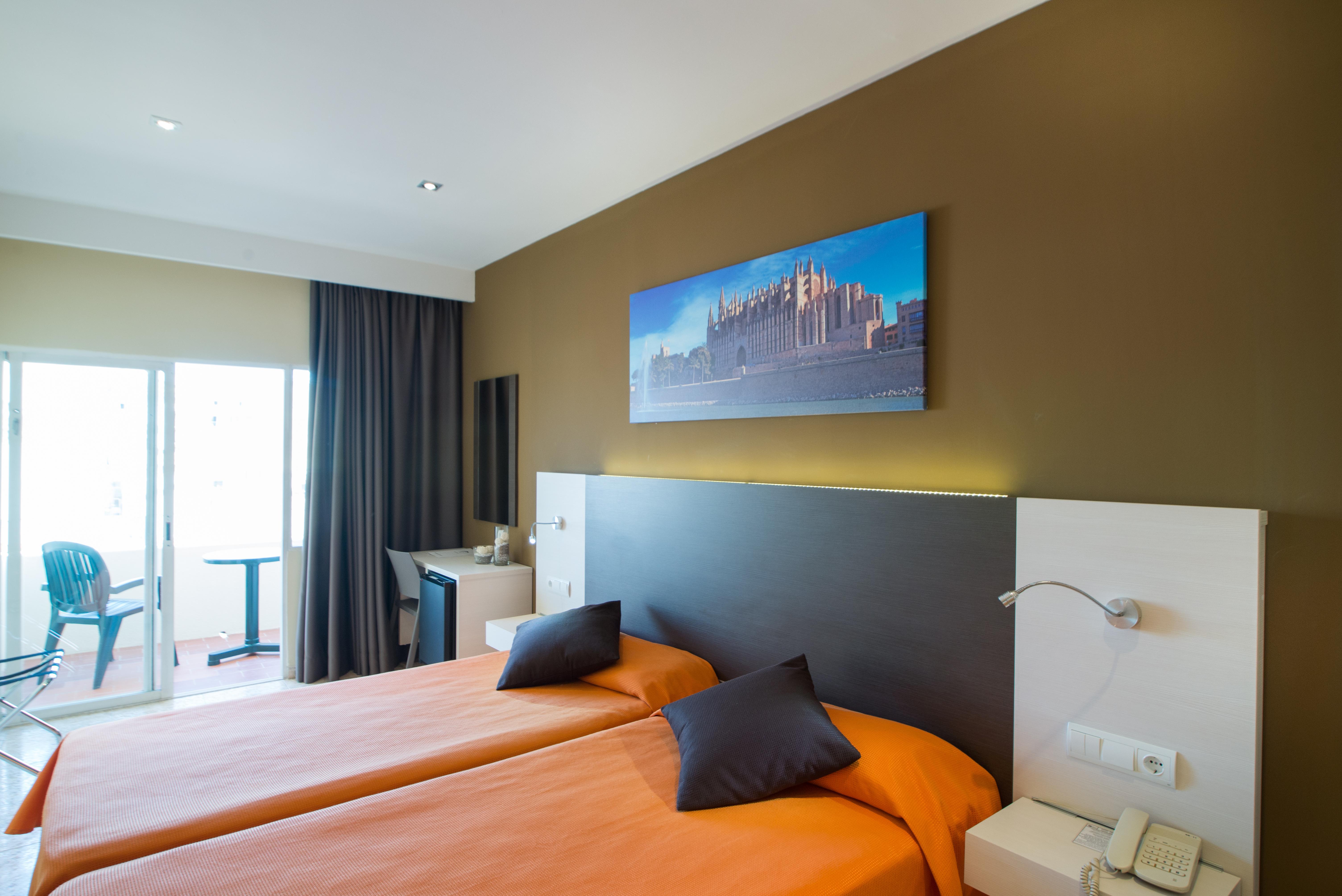 อาเบลุกซ์ Hotel ปัลมาเดมายอร์กา ภายนอก รูปภาพ
