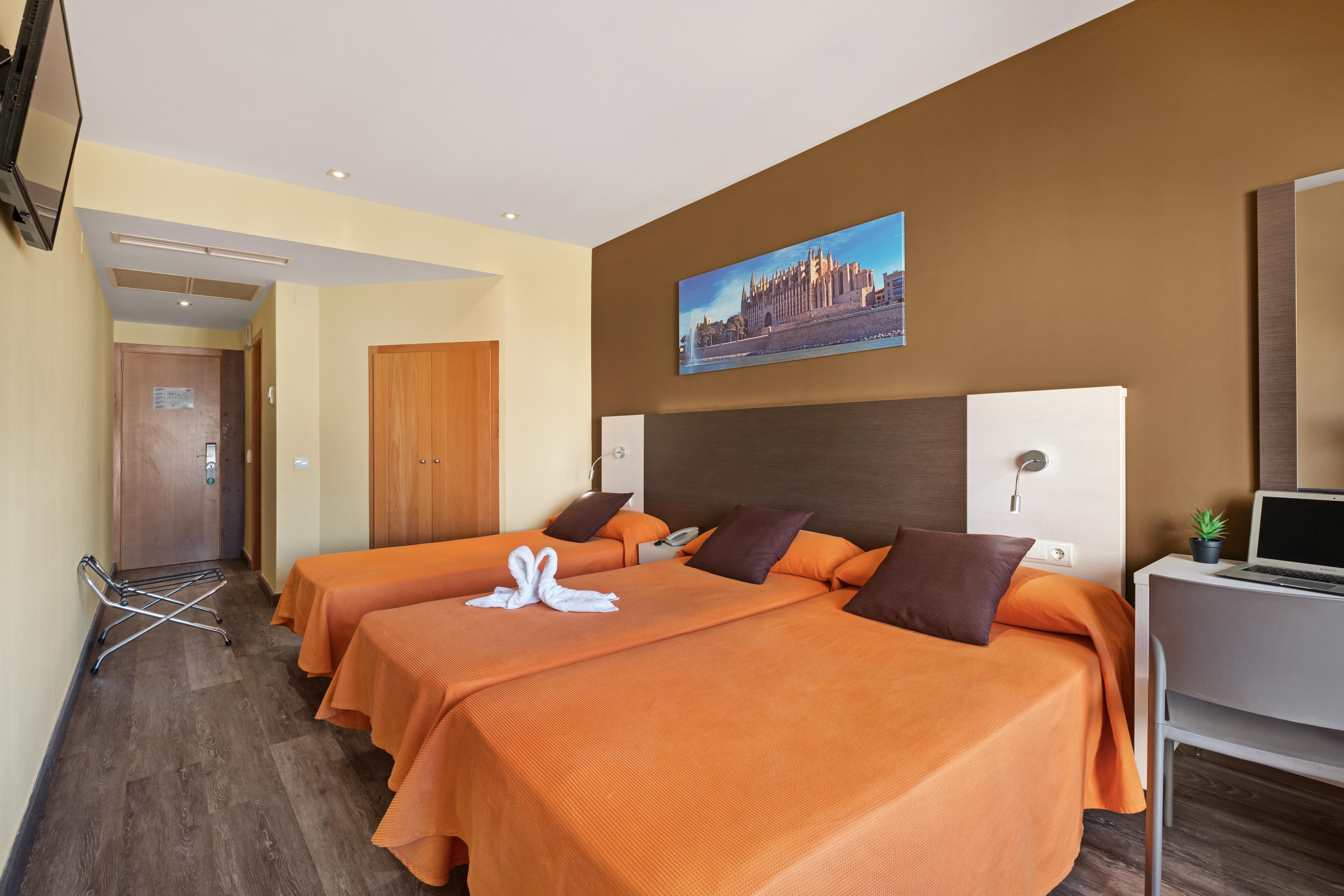อาเบลุกซ์ Hotel ปัลมาเดมายอร์กา ภายนอก รูปภาพ