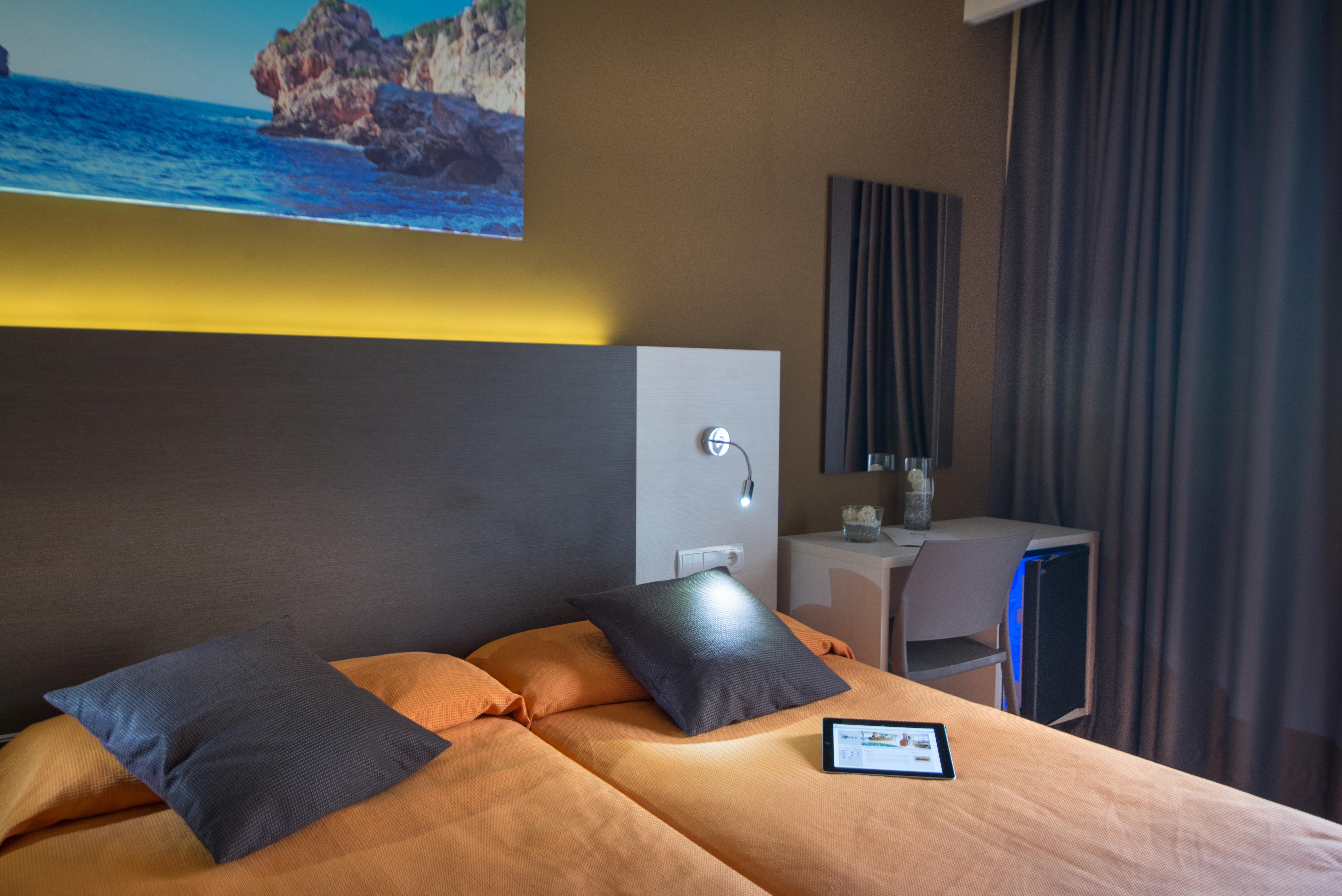 อาเบลุกซ์ Hotel ปัลมาเดมายอร์กา ภายนอก รูปภาพ