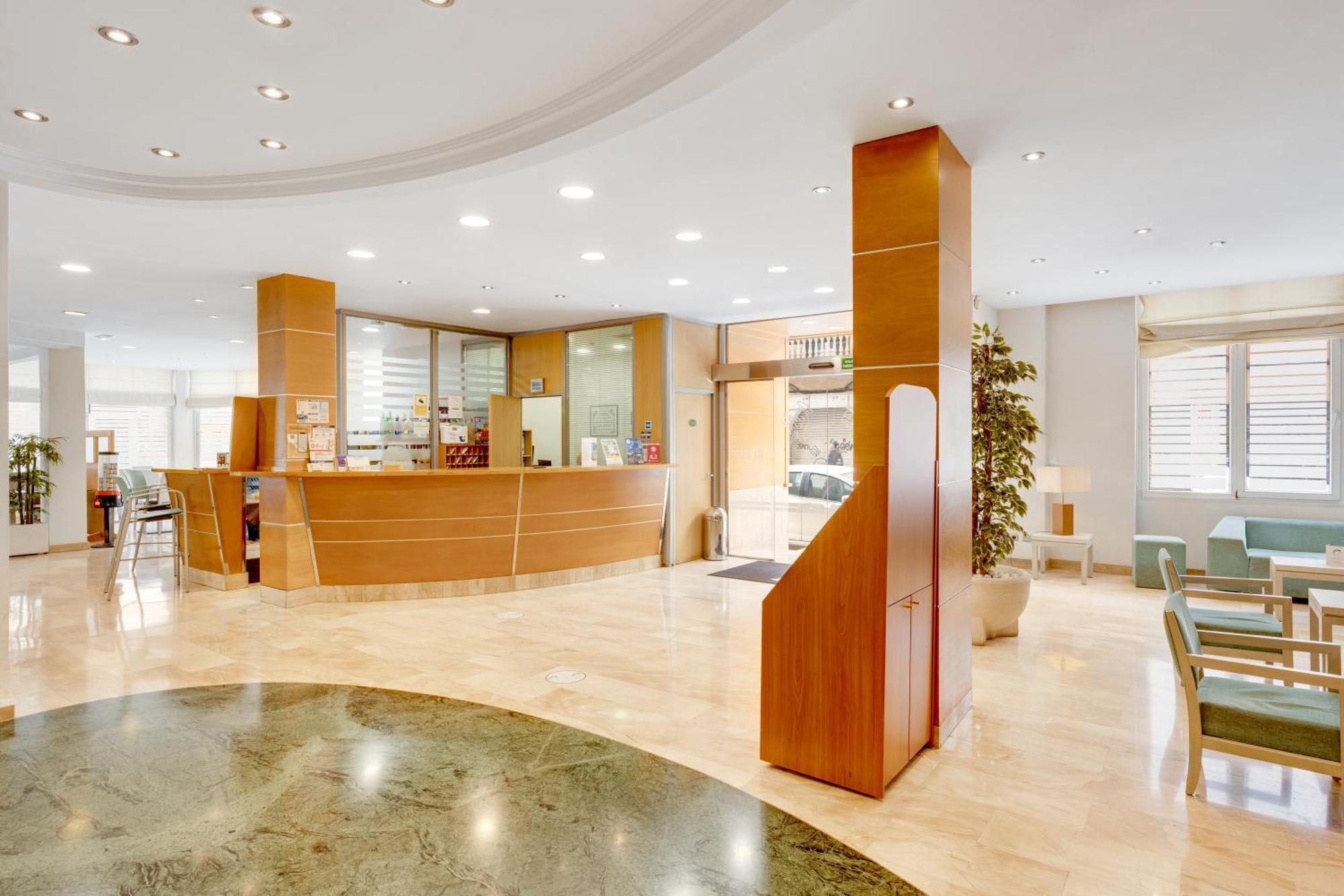 อาเบลุกซ์ Hotel ปัลมาเดมายอร์กา ภายนอก รูปภาพ
