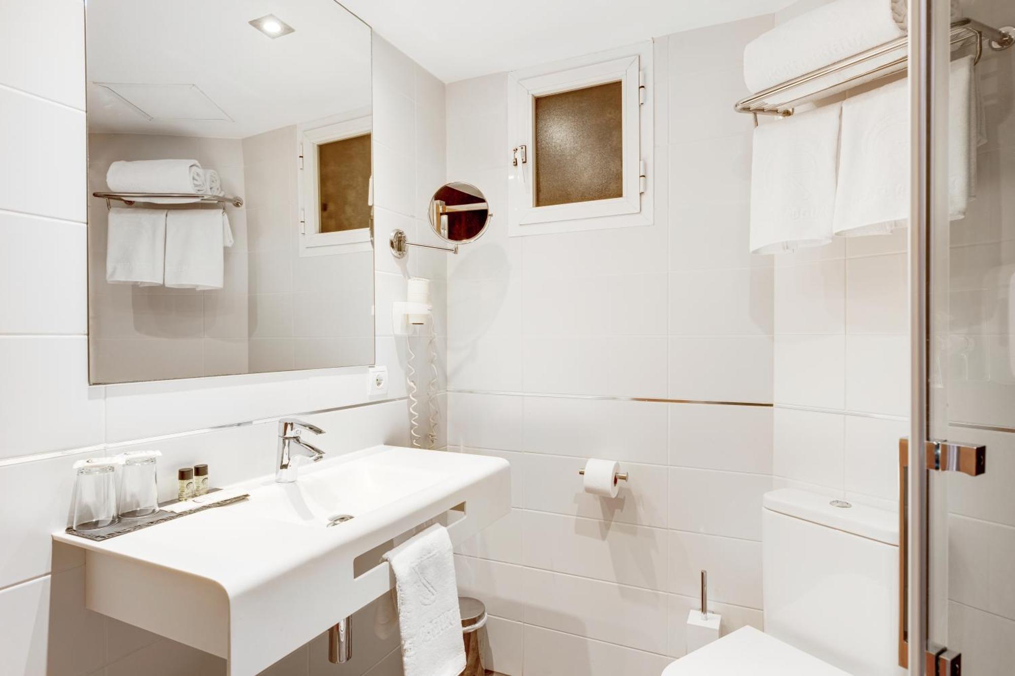 อาเบลุกซ์ Hotel ปัลมาเดมายอร์กา ภายนอก รูปภาพ