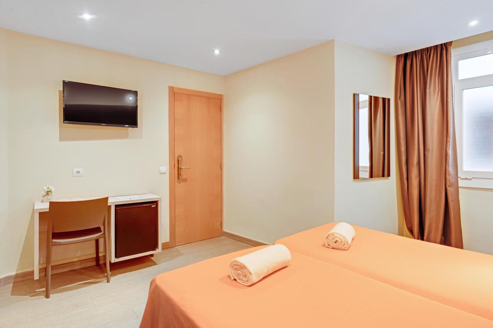 อาเบลุกซ์ Hotel ปัลมาเดมายอร์กา ภายนอก รูปภาพ