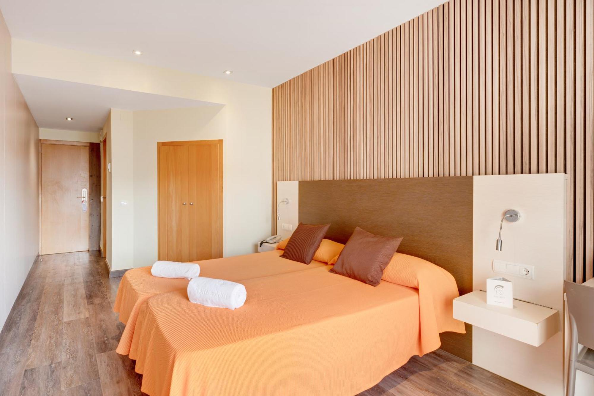 อาเบลุกซ์ Hotel ปัลมาเดมายอร์กา ภายนอก รูปภาพ