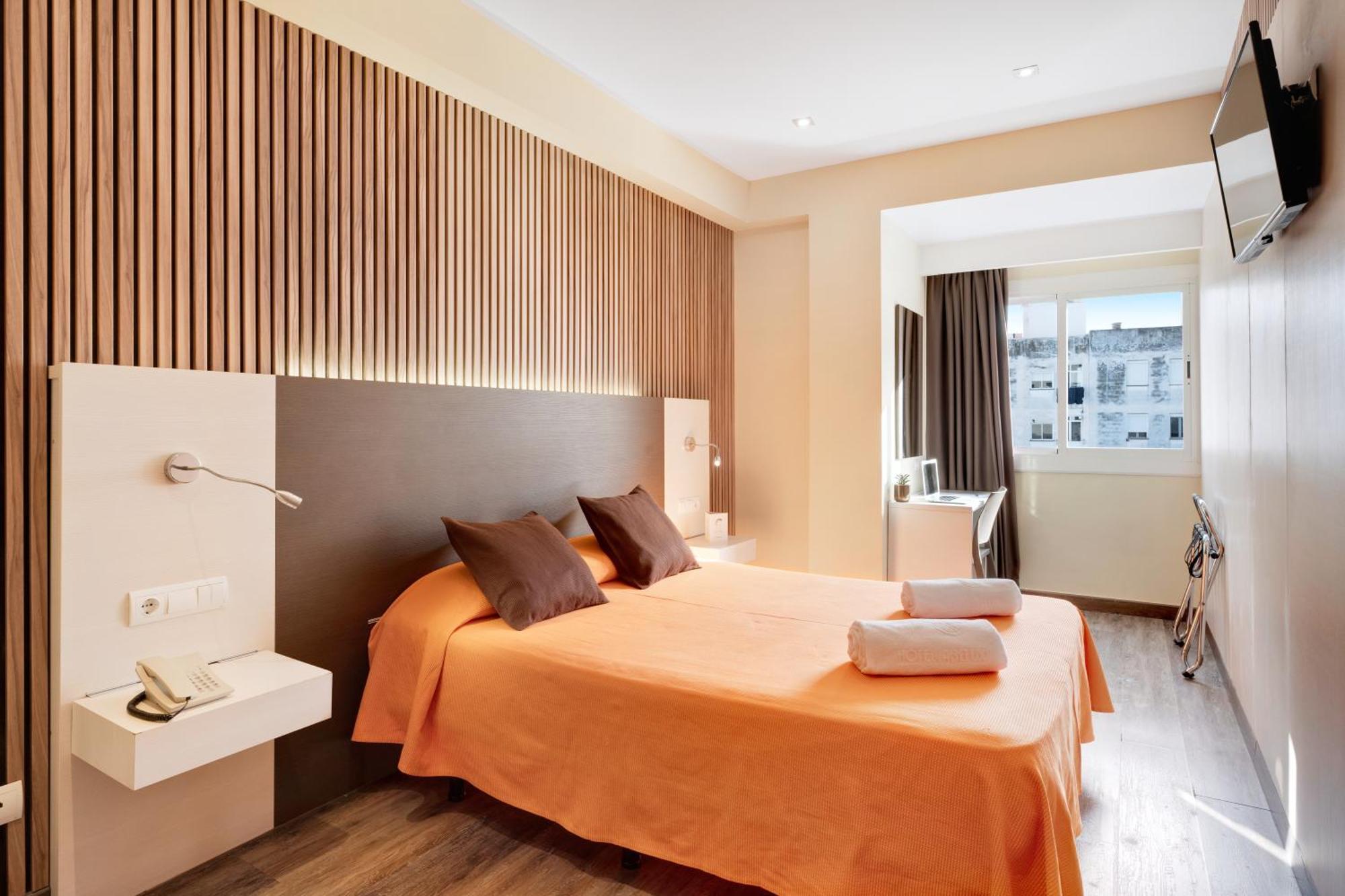 อาเบลุกซ์ Hotel ปัลมาเดมายอร์กา ภายนอก รูปภาพ