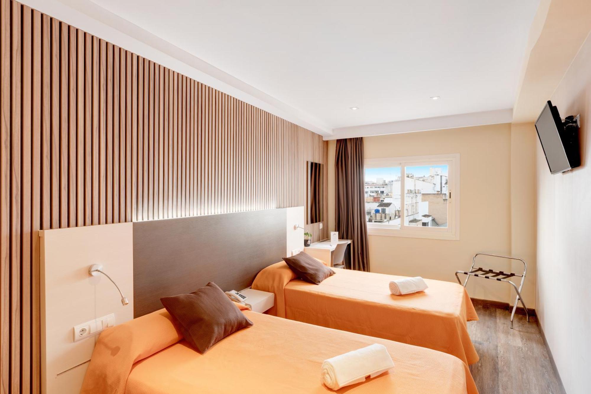 อาเบลุกซ์ Hotel ปัลมาเดมายอร์กา ภายนอก รูปภาพ
